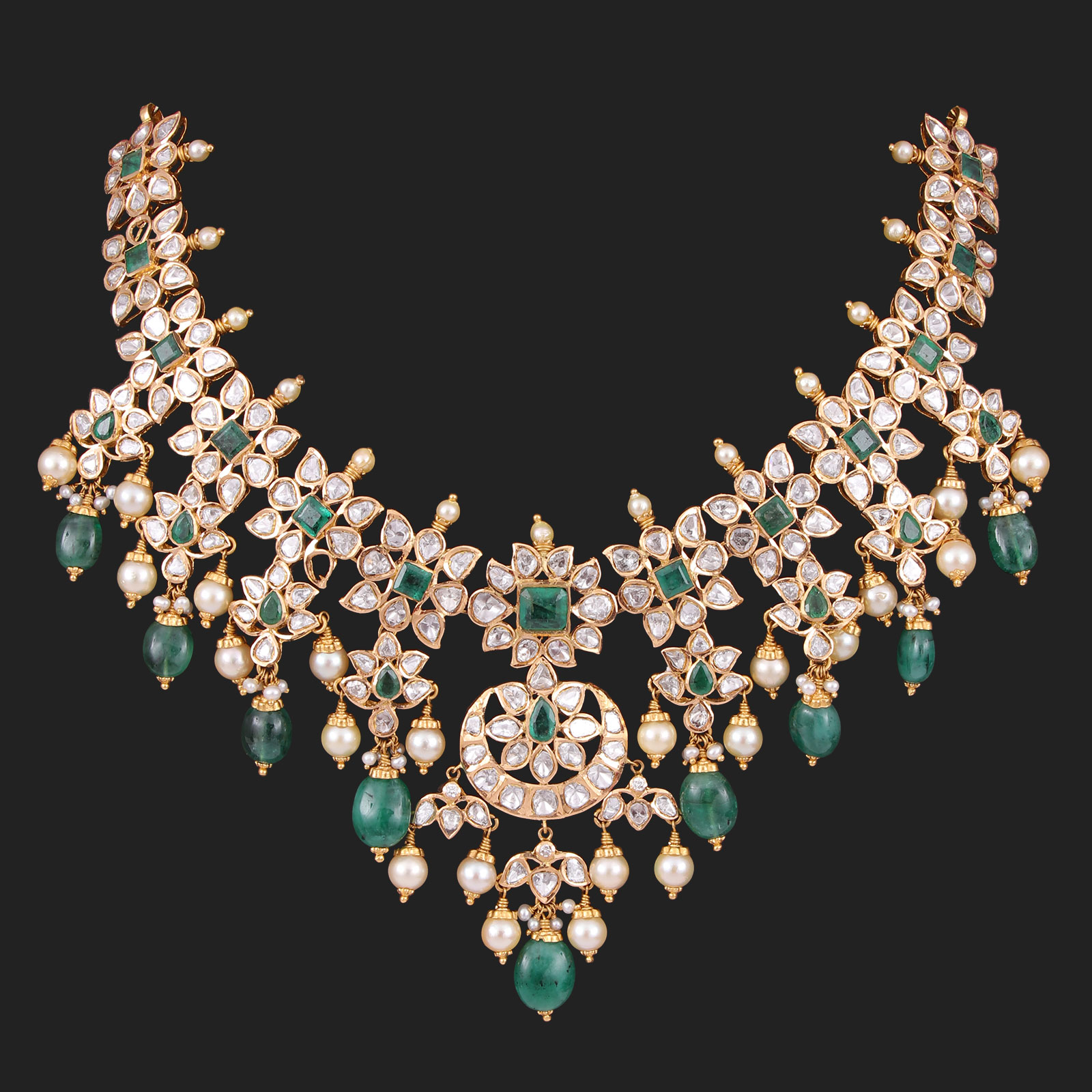 Attractive Pachi Necklace Using Chand and Flower Design – Mangatrai Neeraj